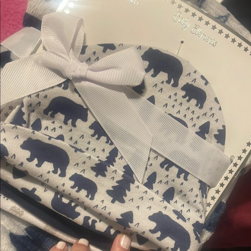 Baby Blanket and Hat Gift Set with Bear Print